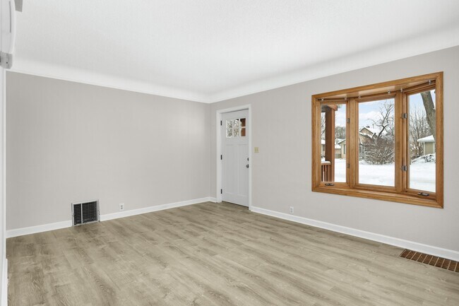 Foto del edificio - 3744 Perry Ave N