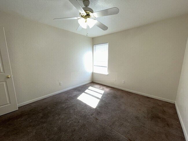 Building Photo - 308 Cedar Ridge Dr