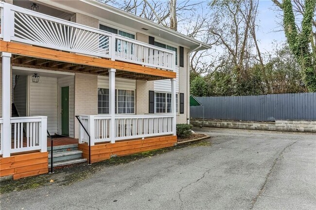 Foto del edificio - 1988 Wellbourne Dr NE