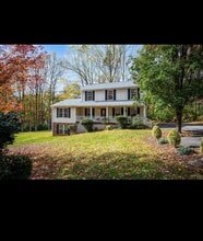 Building Photo - 224 Dove Ct