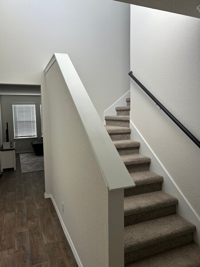 Building Photo - 1141 Barn Swallow Way