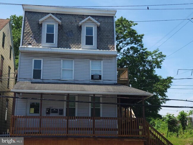 Building Photo - 107 S Wood St