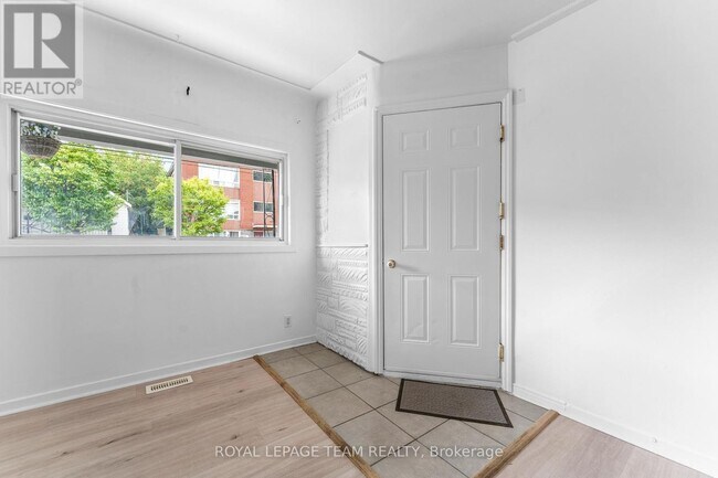 Photo du bâtiment - 111 Marier Ave