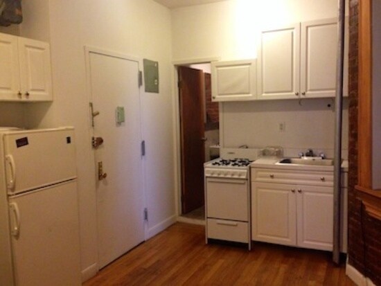 Kitchen - 134 E 17th St