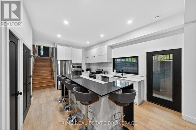 Building Photo - 417 Base Line Rd E