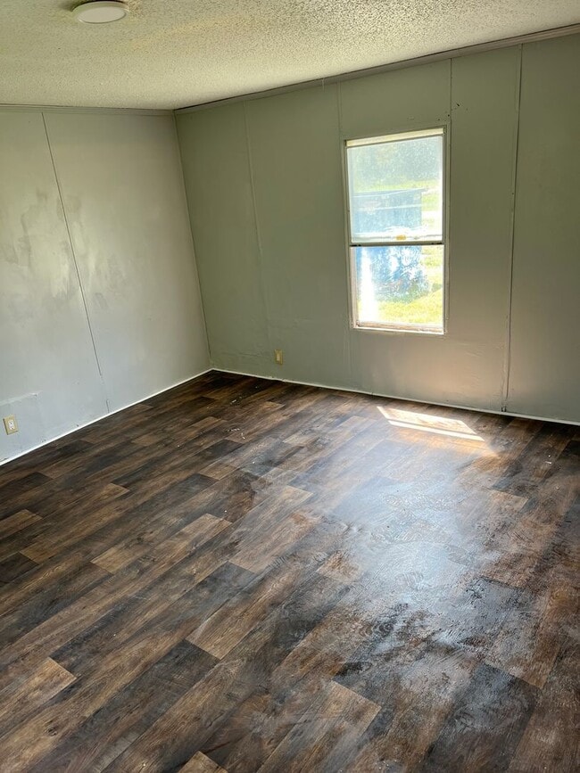 Building Photo - 3 BR 2 Bath 1,280 sq ft singlewide mobile home on 3.09 acres in Lonoke, AR