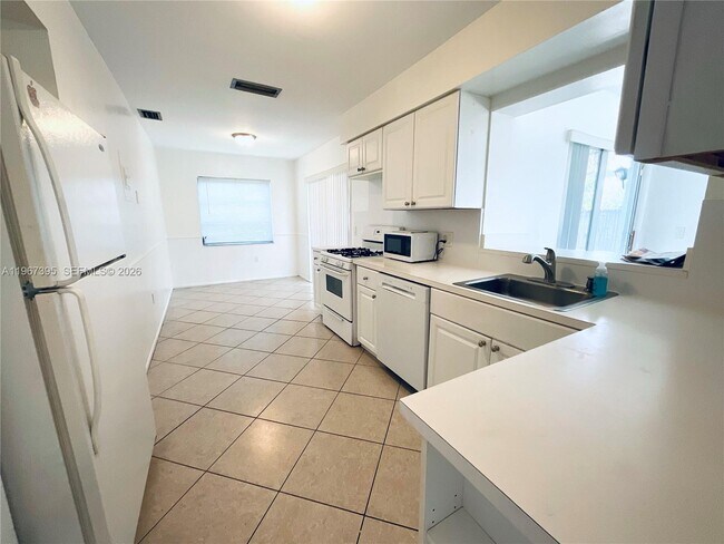 Foto del edificio - 4343 NW 113th Terrace