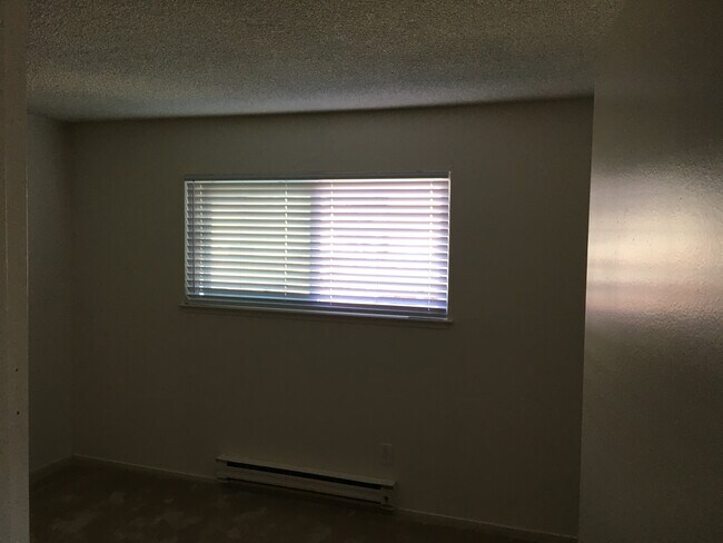 Building Photo - 1244 Quincy Dr