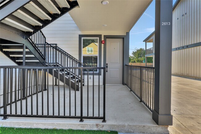 Building Photo - 2619 Delafield St