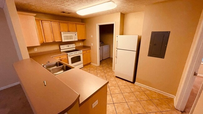 Foto del edificio - 402 W Glenn Ave