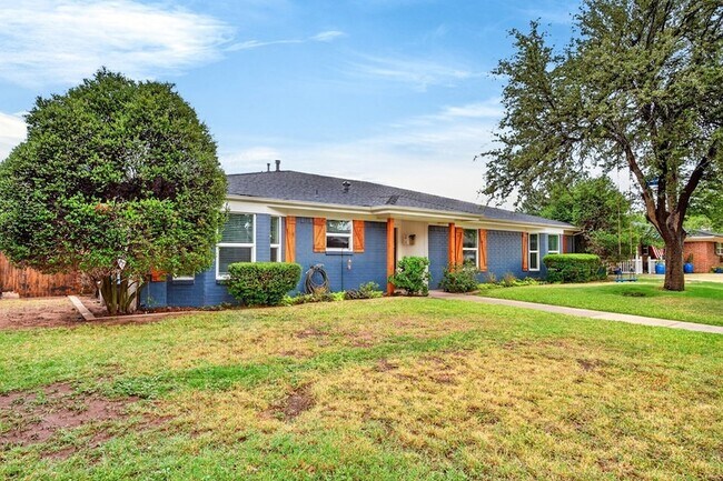 Foto del edificio - 2409 Emerson Ct