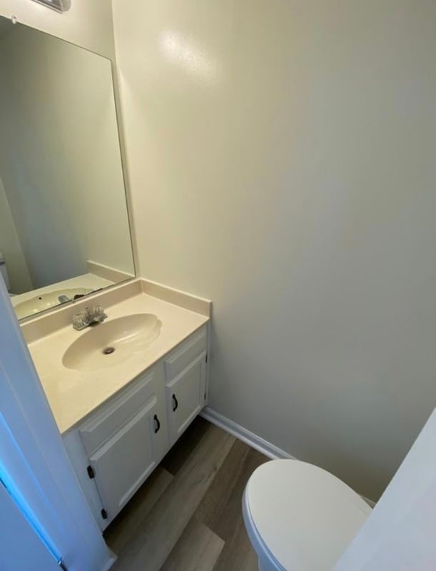 Building Photo - 8400 Brigadoon Ct