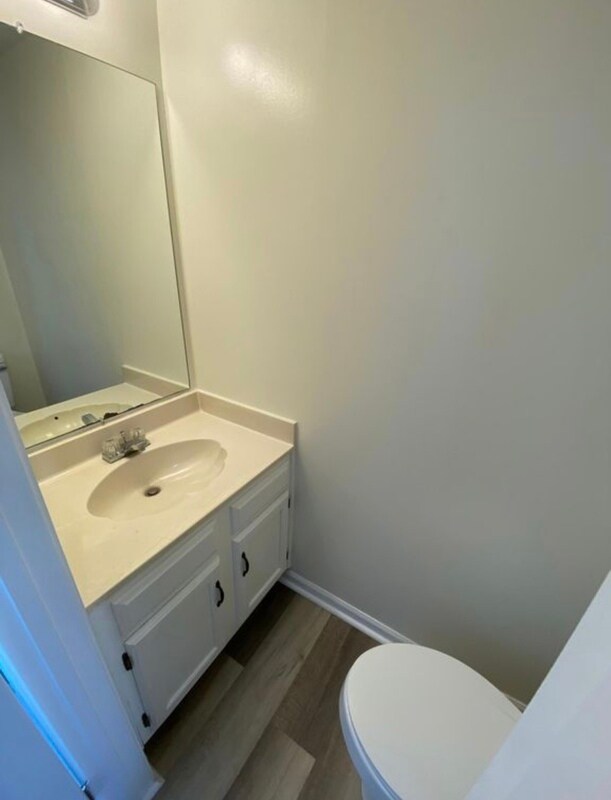 Foto del edificio - 8400 Brigadoon Ct