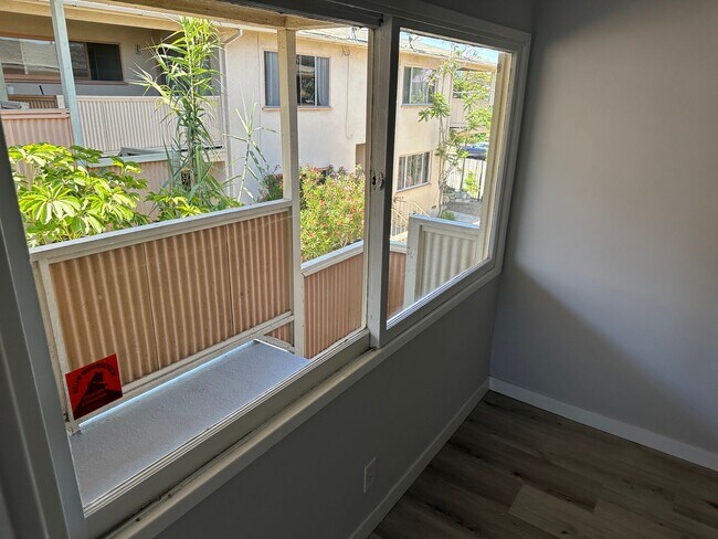 Building Photo - s3721