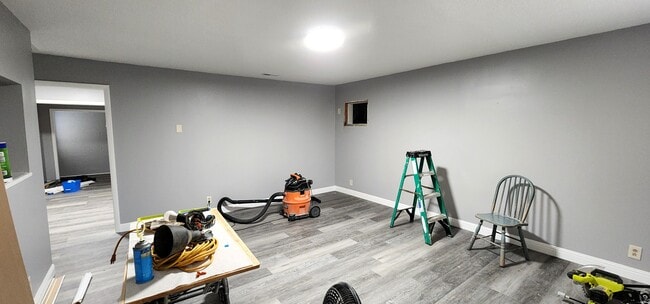 Foto del edificio - 3401 Hazelwood Ln