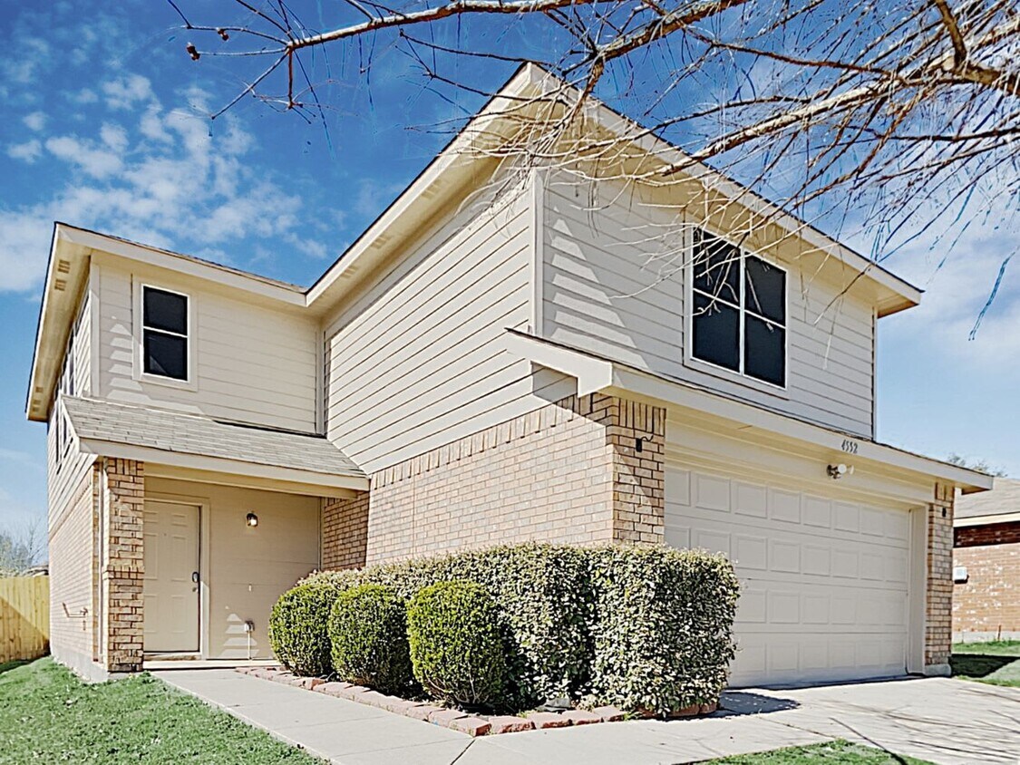 Primary Photo - 4552 Waterford Dr