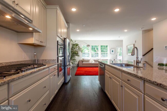 Foto del edificio - 121 Locks Farm Ln