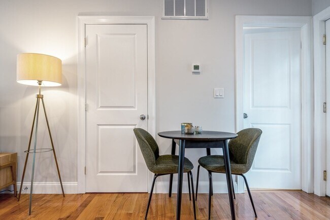 Foto del edificio - 309R Sumner St