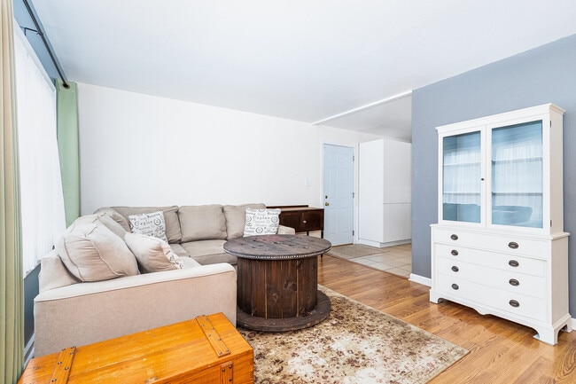 Foto del edificio - 531 Glen Ave