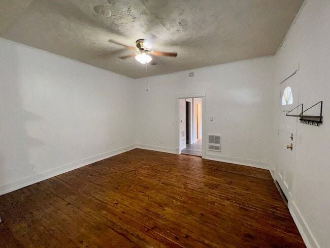 Building Photo - 204 Fourth Ave