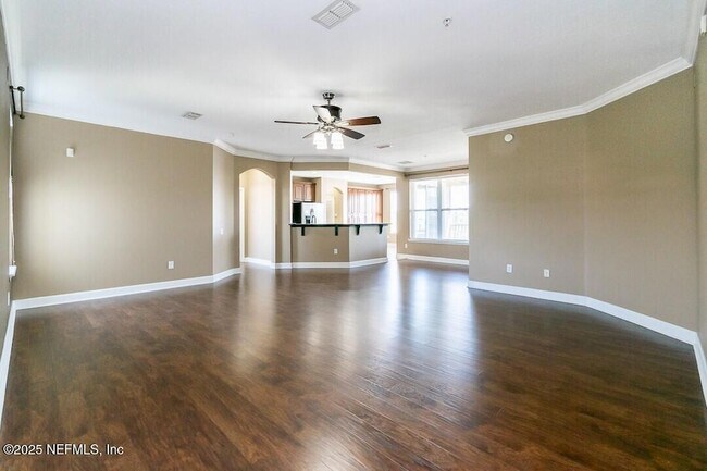 Foto del edificio - 4480 Deerwood Lake Pkwy