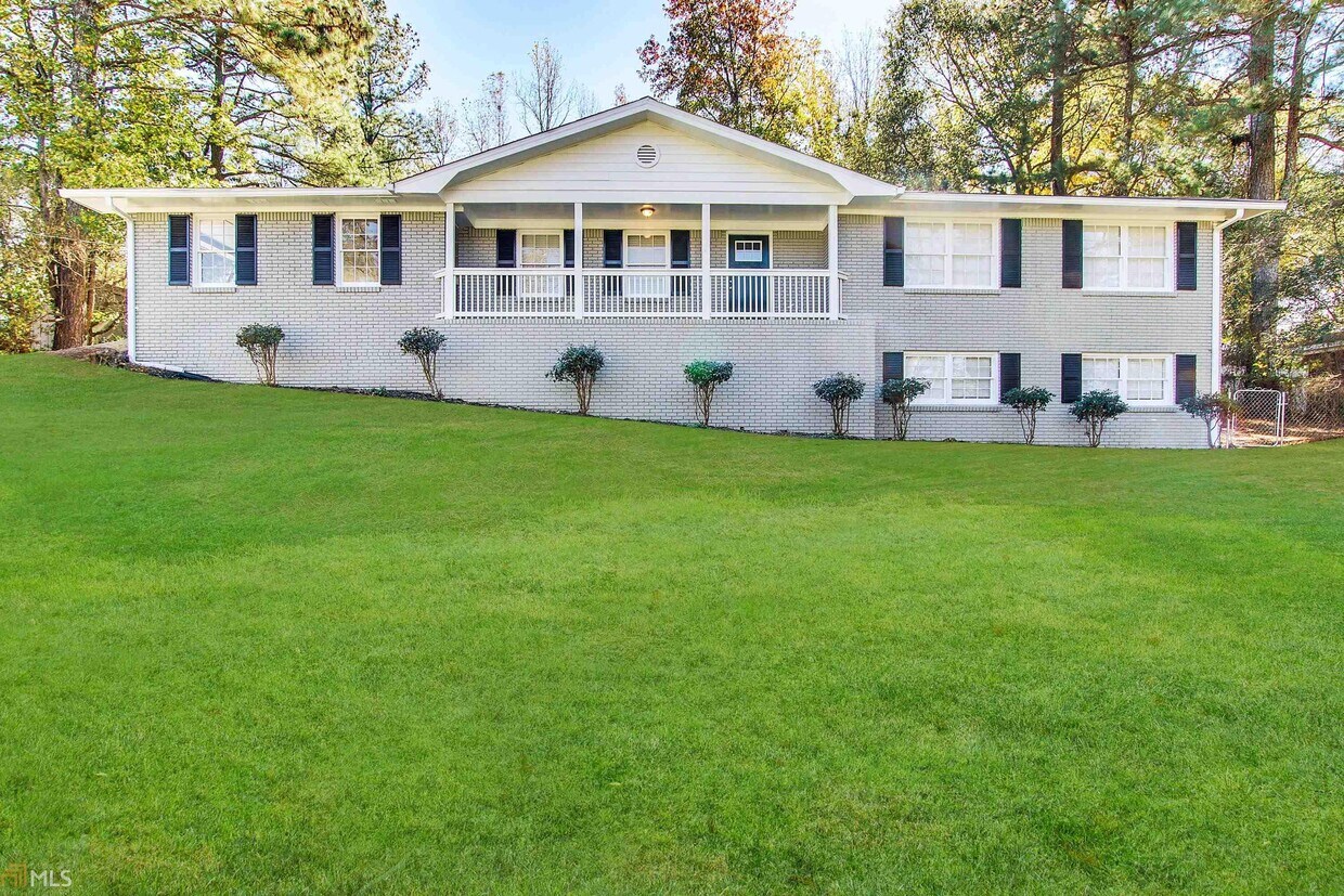 Primary Photo - 3661 Collins Dr