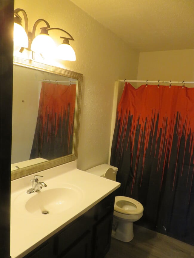 Building Photo - 1360 32nd St South