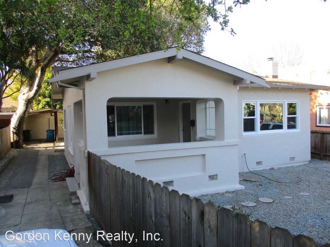 Primary Photo - 3 br, 1 bath House - 1049 El Camino Real