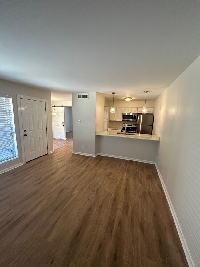 Foto del edificio - 1BD/1BA Condo located on the Germantown/Me...