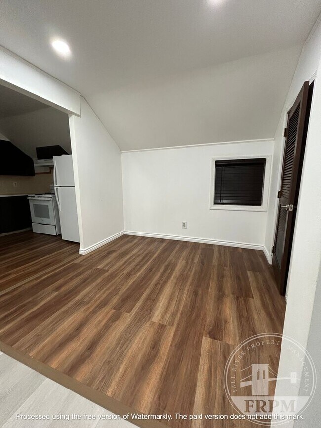 Building Photo - 64 Eddy St