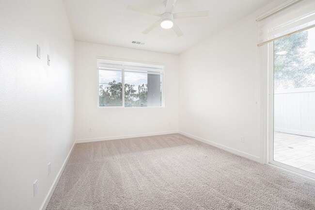 Foto del edificio - Beautifully Updated 3-Bedroom Detached hom...