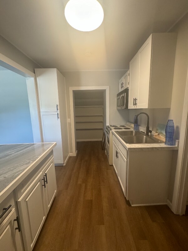 Foto principal - 5053 Speedway Rd