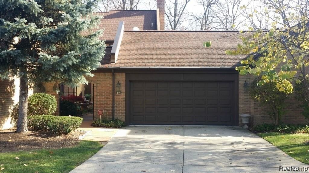 Primary Photo - 12 Millrace Ct