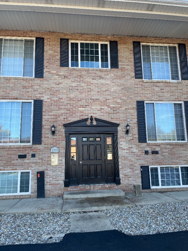 Building Photo - 1105 W Maple St NW