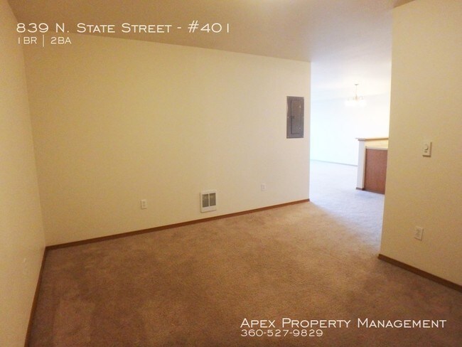 Building Photo - 839 N State St