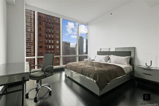 Foto del edificio - 139 E 57th St