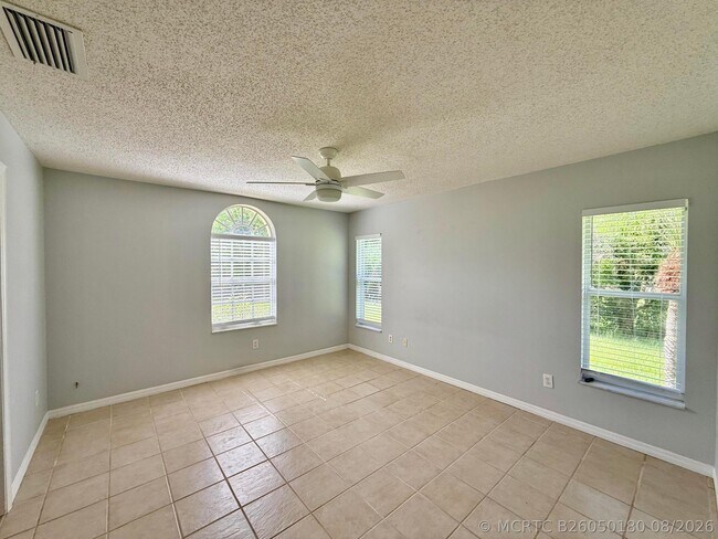 Building Photo - 5707 Silver Oak Dr
