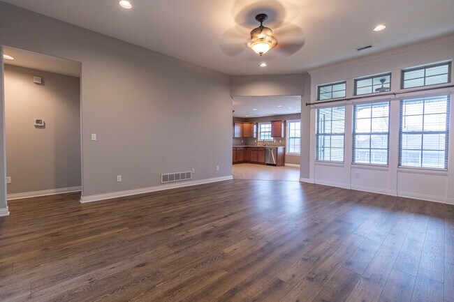 Foto del edificio - 2705 Iron Gate Dr