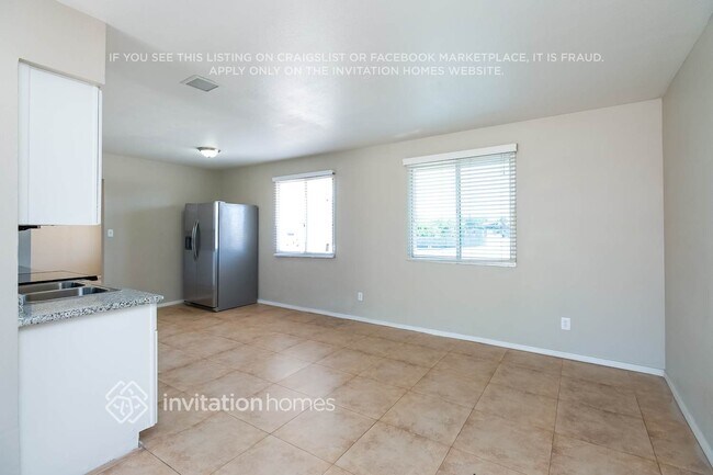 Foto del edificio - 2208 N 48th Dr