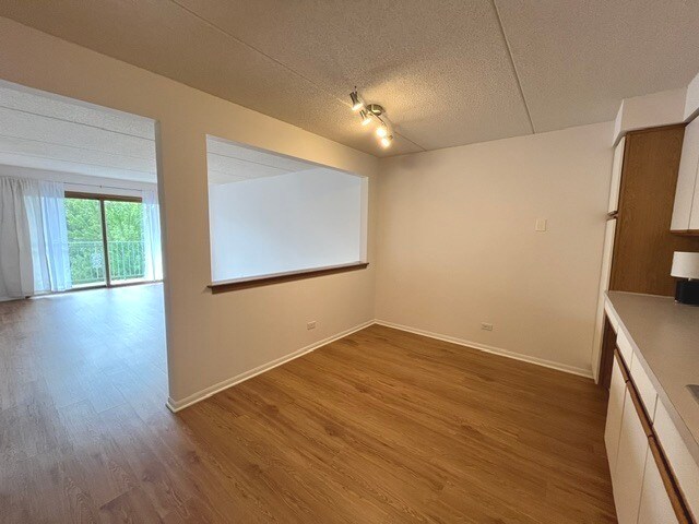 Foto del edificio - 6540 W Irving Park Rd