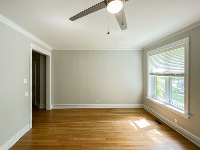 Foto del edificio - 5943 N Magnolia Ave