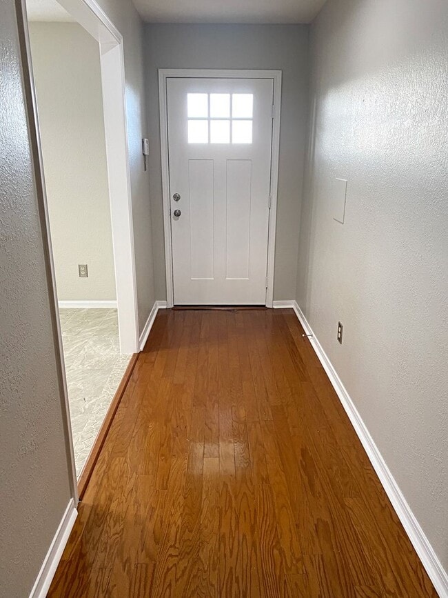 Building Photo - 9170 Manion Dr