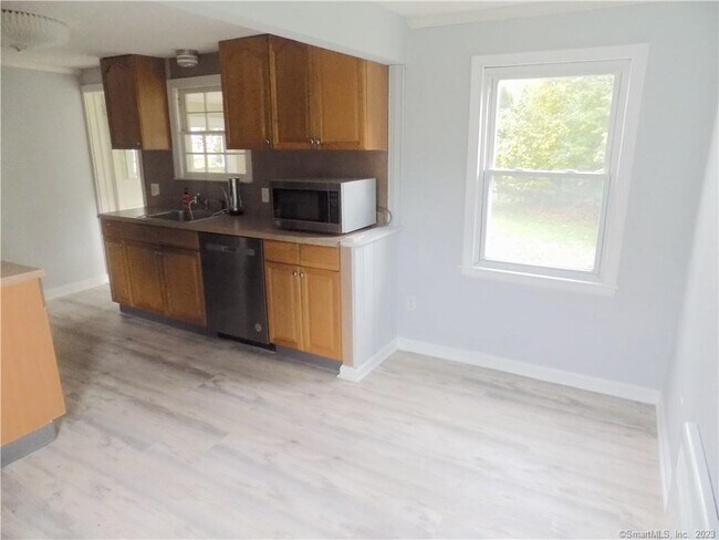 Building Photo - 17 Parkview Rd