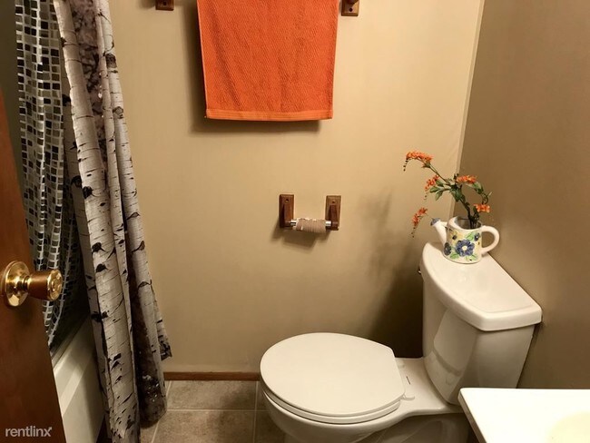 Foto del edificio - 3 br, 2 bath House - 86 Oakwood Ave