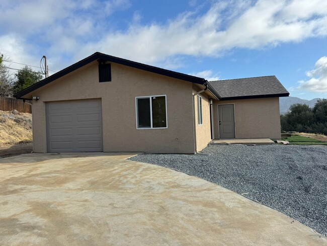 Building Photo - 3BR/2BA detached Home in Alpine for Rent