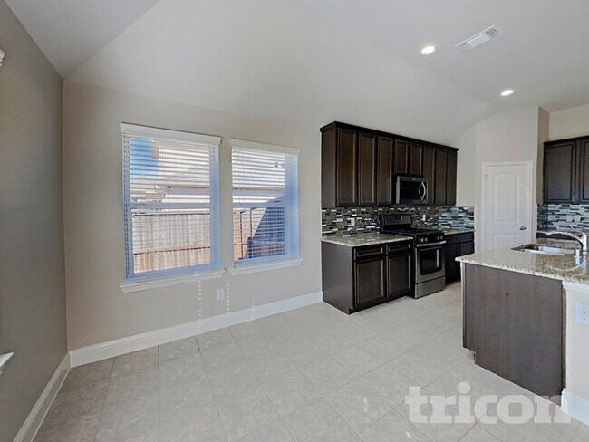 Building Photo - 513 Alice Ln