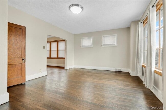 Building Photo - 1413 Wayburn St