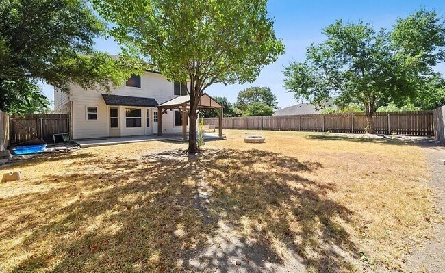 Building Photo - 2511 Jacqueline Dr