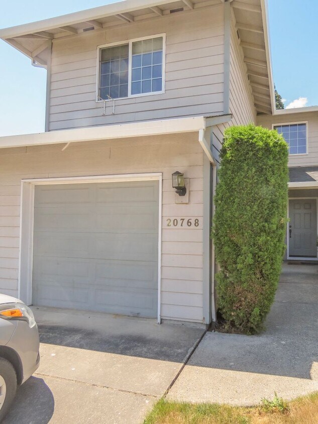 Updated Interior ! Spacious 2 Bedroom 2.5 ... - Updated Interior ! Spacious 2 Bedroom 2.5 ...