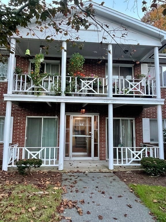 Building Photo - 44 Bayberry Dr